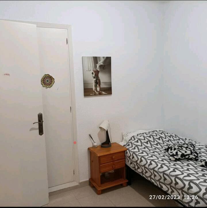 Camera Privata Singola In Appartamento, Bagno In Comune, Aria Condizionata Caldo Freddo, Wifi, Tv Gasthof *